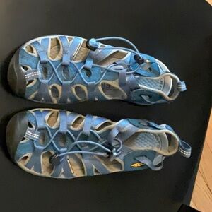 Women’s Blue KEEN Whisper Sandals. Size 7

NEVER WORN